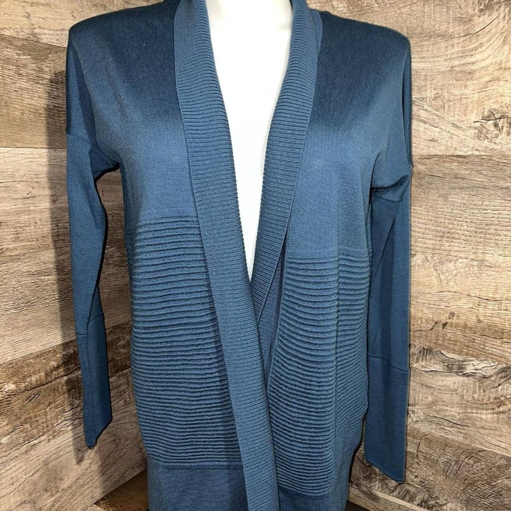 Lululemon Cardigan size 6 Never Worn